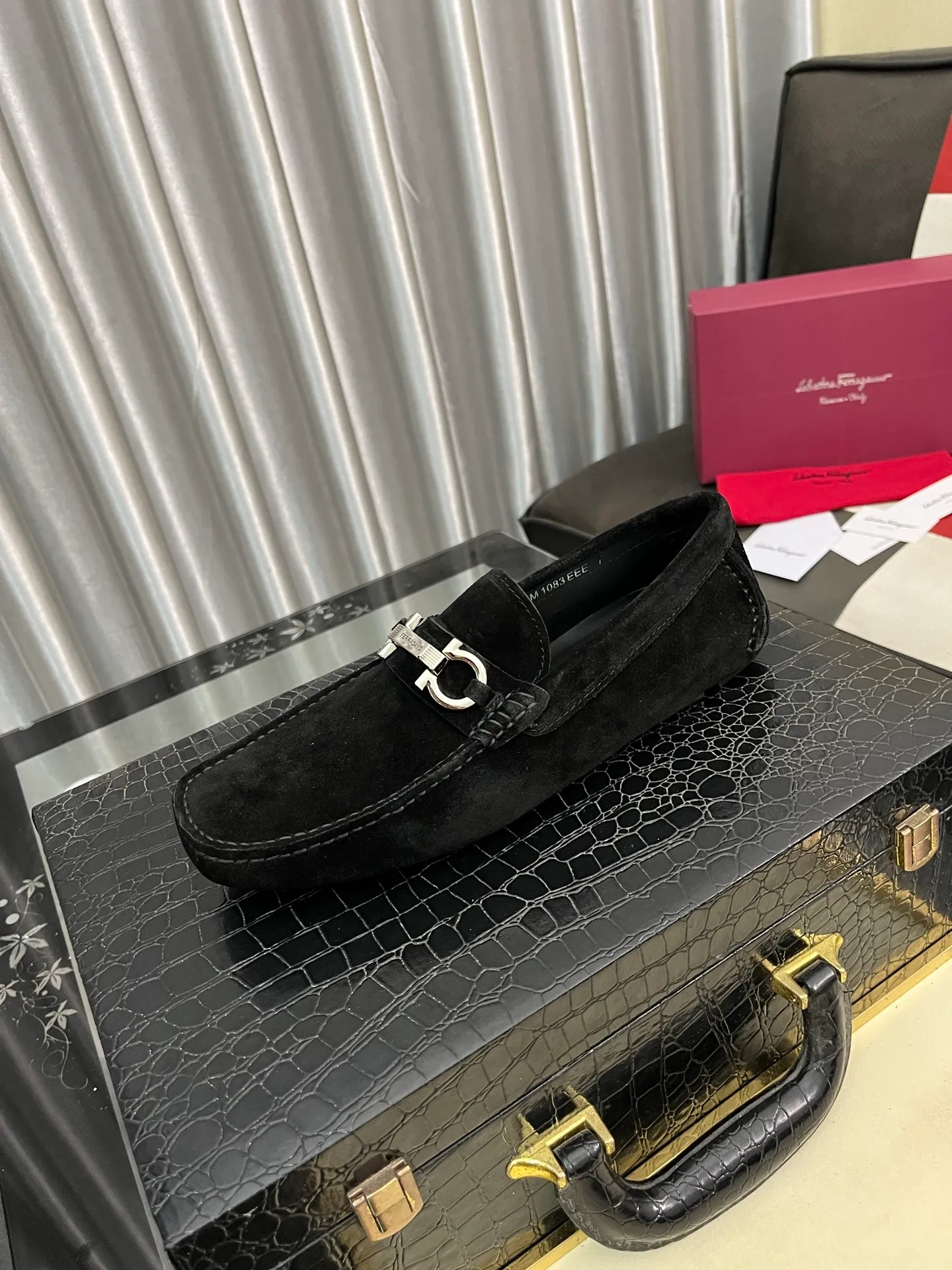 Men's shoes 💰560⌚️⌚️ Ferragamo [Ferragamo] new high-end quality framed shoes. The style is luxurious and elegant, with equal emphasis on practicality and style. We pay special attention to quality and details. The shoe last leather, workmanship and comfort are not inferior! Material: Imported first-layer soft cowhide leather upper ➕Genuine leather lining, code number: 38-446️⃣colors available